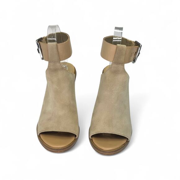 Marc Fisher Women's Vashi Ankle Strap Heels 7 Beige Tan Neutral Suede Sandals - Picture 3 of 11
